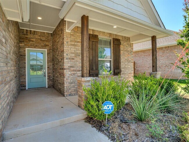 Building Photo - 800 Bison Crossing Dr