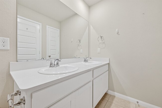 Building Photo - 11215 Pavonia Creek Ct