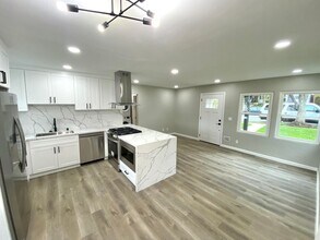 Building Photo - Brand New Remodeled 3Bed 2Bath Home With a Huge Backyard