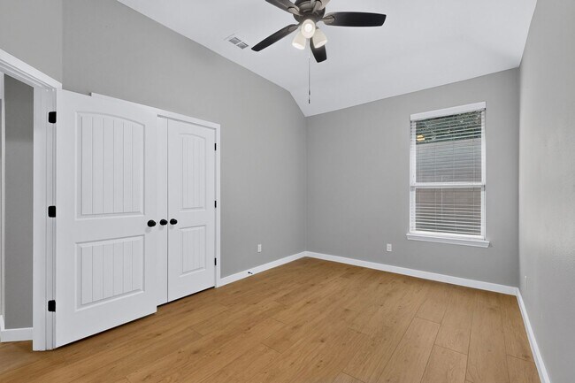 Building Photo - 3312 Glen Crest Ln