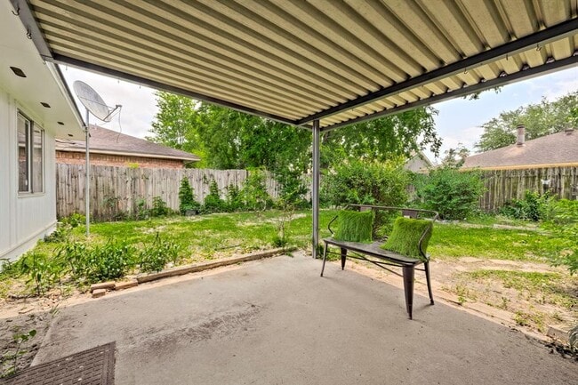 Building Photo - 3247 Bolton Gardens Dr