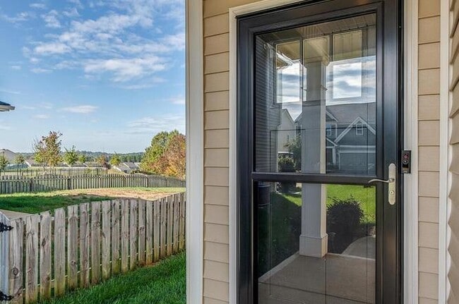 Building Photo - Charming 4 beds 2.5 baths Home in Berewick!