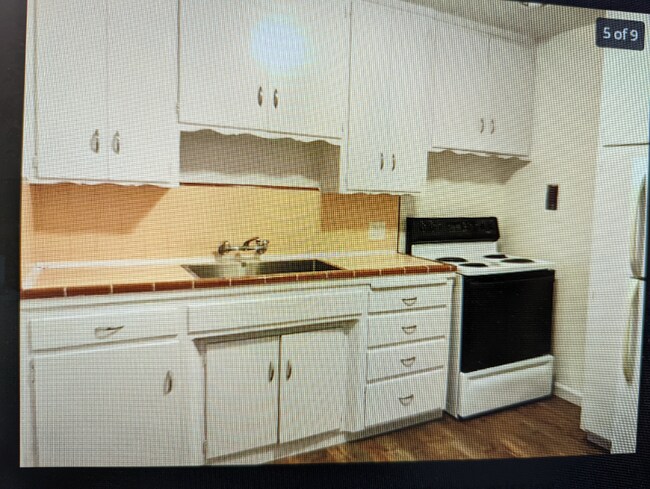 Building Photo - 2615 D St