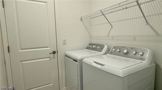 Building Photo - 2066 Tamarron Ln