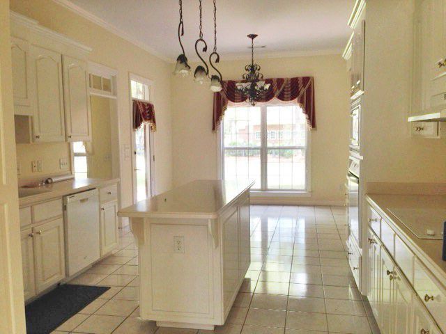 Building Photo - 103 Glencoe Way