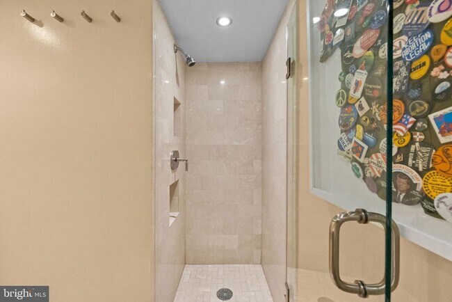 Building Photo - 1401 17th St NW