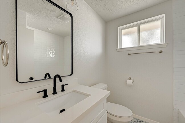 Building Photo - 2330 Grindstone Ln
