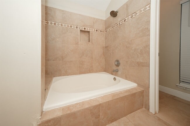 Building Photo - 13563 Catalina Village Dr