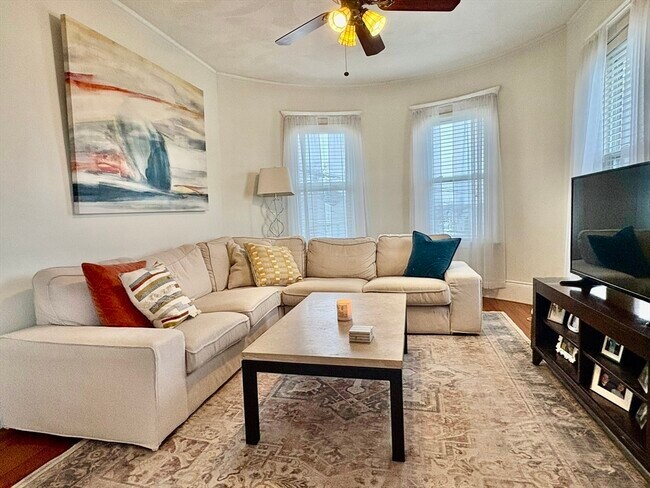 Building Photo - 69 Beaumont St