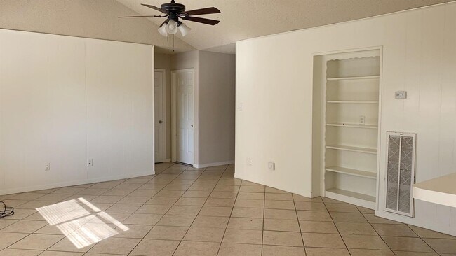 Building Photo - 6811 Winding Trace Dr