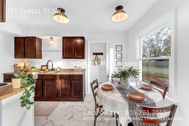 Building Photo - 159 Elwell St SW