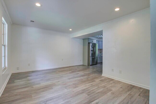 Building Photo - 8114 Halifax Way