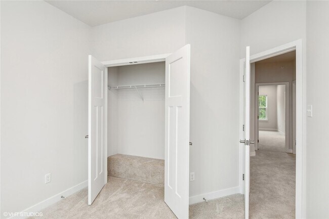 Building Photo - 5040 Spruce Rd
