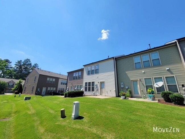 Building Photo - 104 Brier Crossings Loop