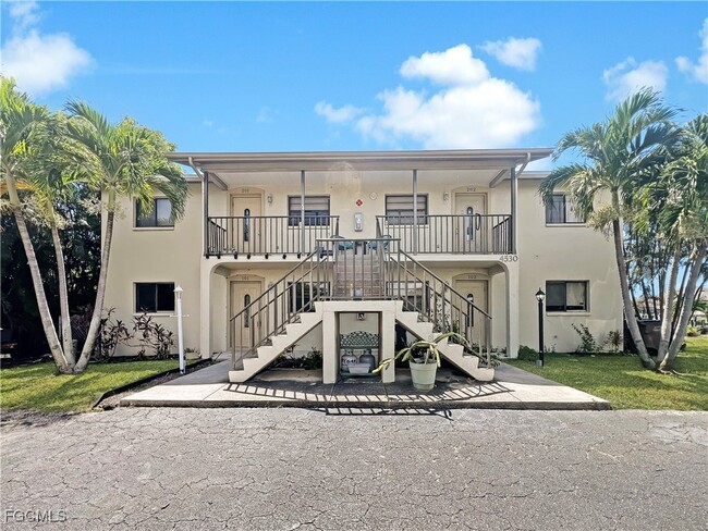 Primary Photo - 4530 SW 10th Ave