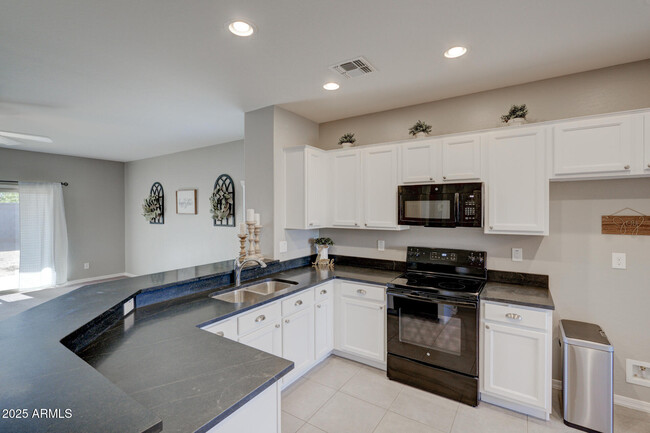 Building Photo - 42027 N Wollemi St