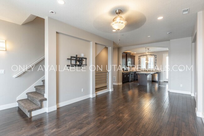 Building Photo - 4738 W Daybreak Rim Way