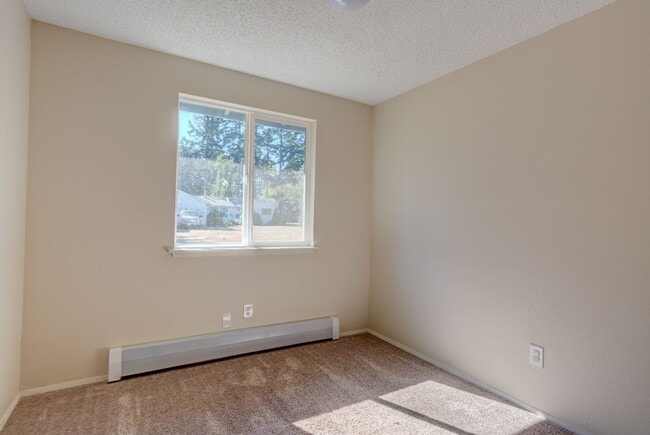 Building Photo - 634 N El Mirador St