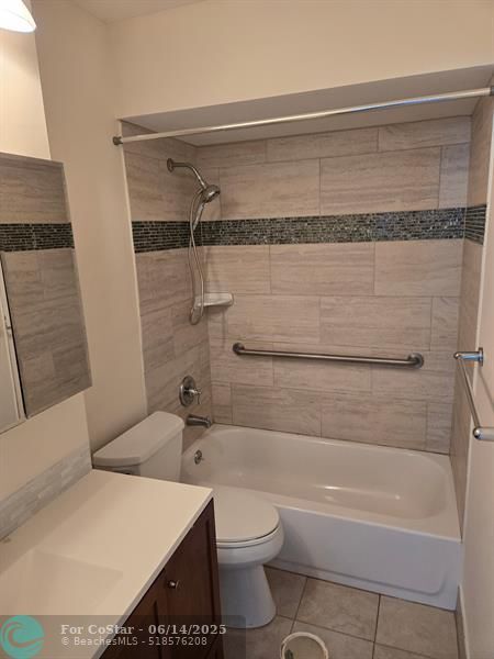 Building Photo - 336 N Birch Rd