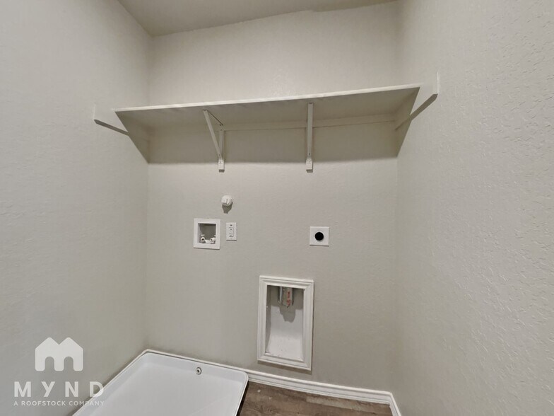 Building Photo - 7520 Rose Robin Run Ct