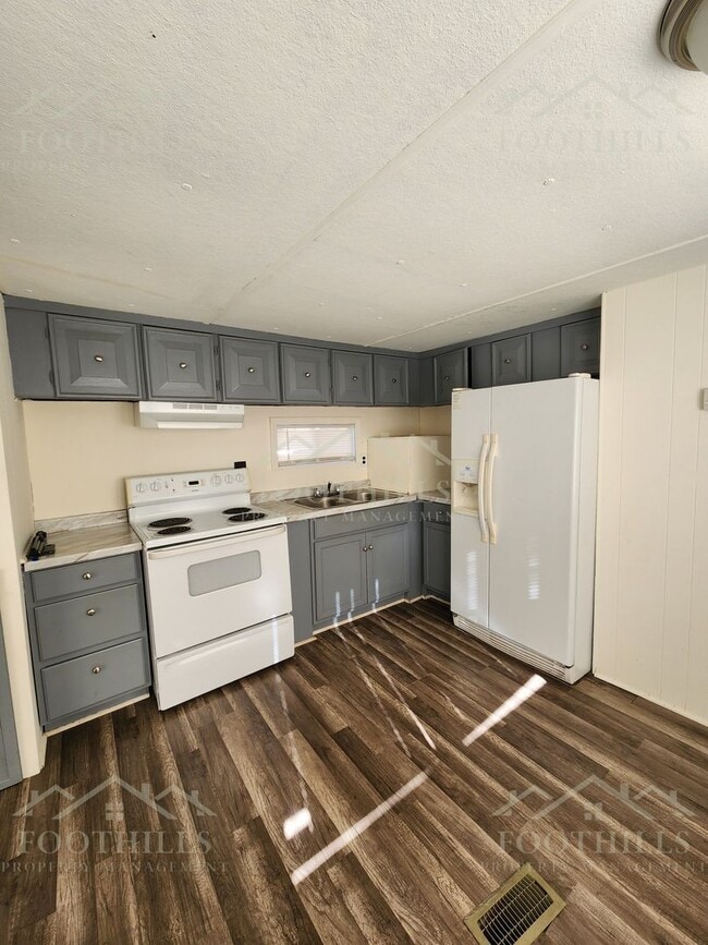 Building Photo - 105 McFarlin Way