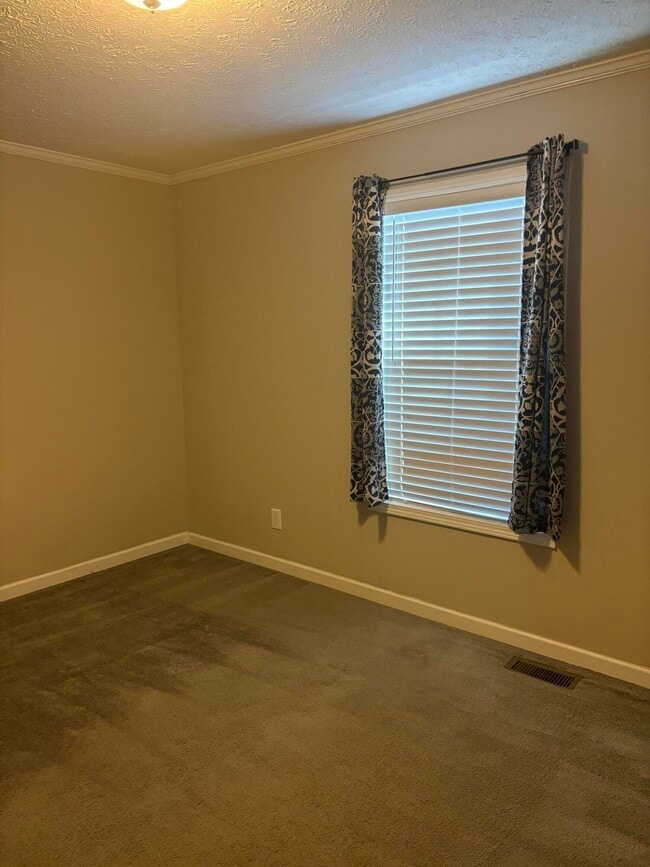 Building Photo - 205 Joy Rd