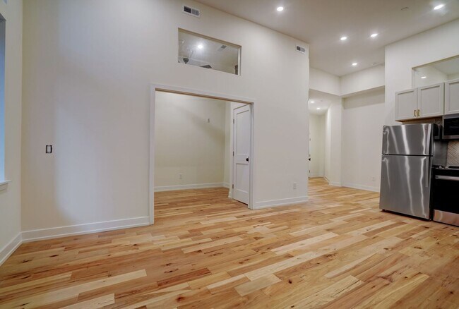 Building Photo - 620 S 8th St