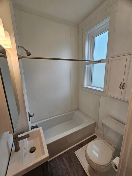Bathroom - 3914 S Madison Ave