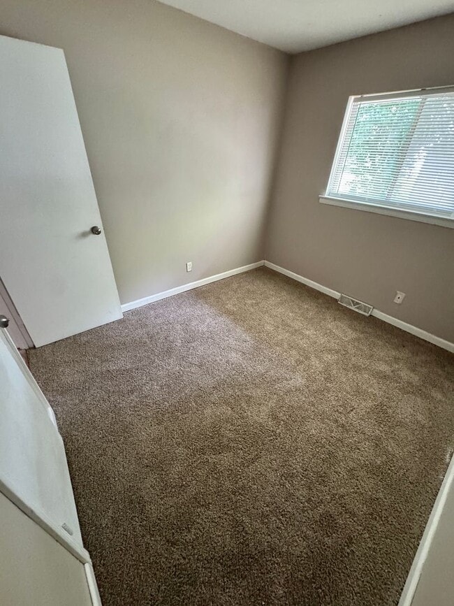 Building Photo - 3 Bedroom- Upper Arlington area