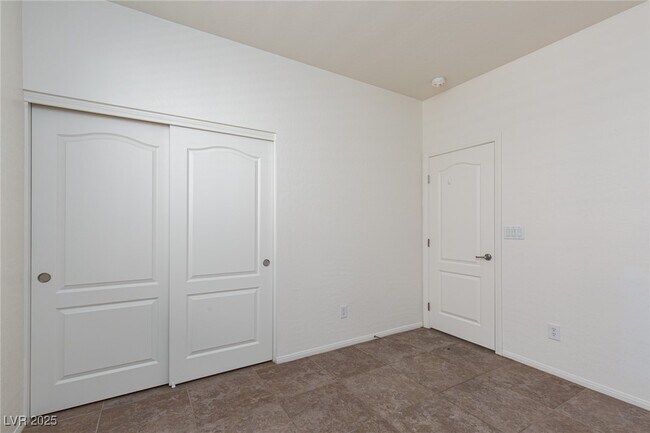 Building Photo - 5945 Gold Horizon St