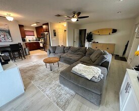 Building Photo - 615 SW 16th Ct