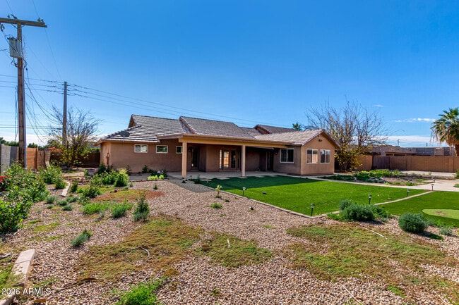 Building Photo - 8812 W Pinnacle Peak Rd