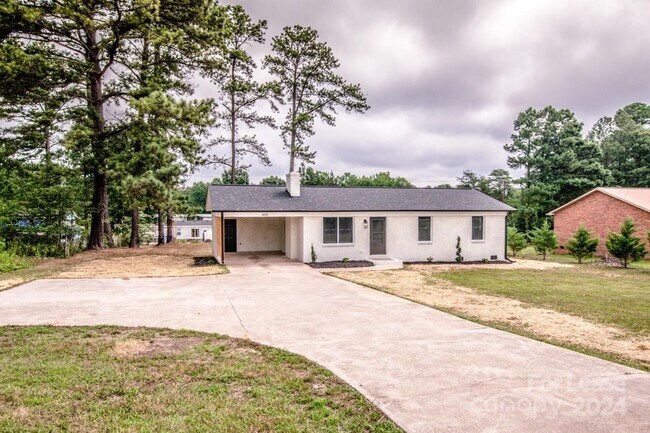 Building Photo - 4892 NC-16