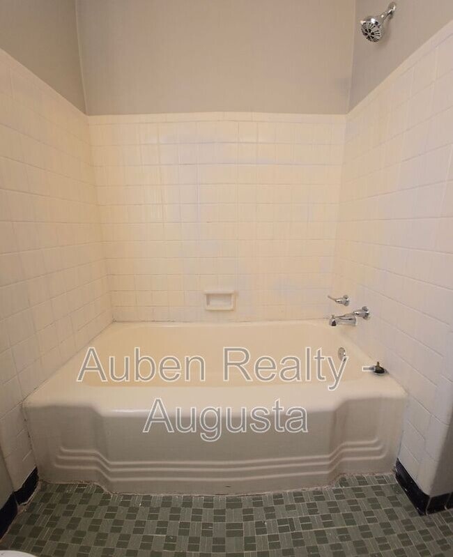 Building Photo - 514 Beaufort Dr