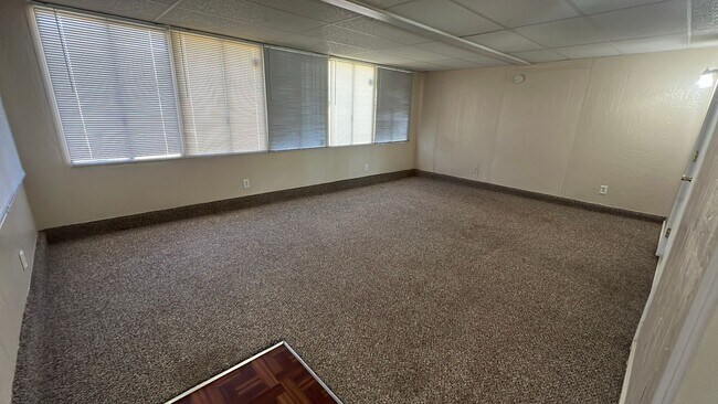 Building Photo - West Lancaster Home