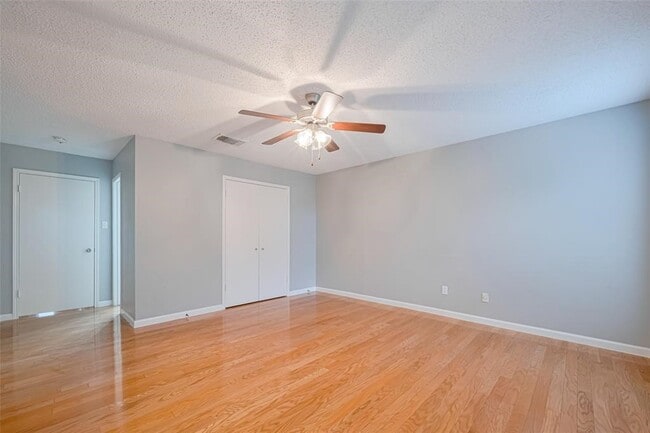Building Photo - 6452 Kentwick Dr