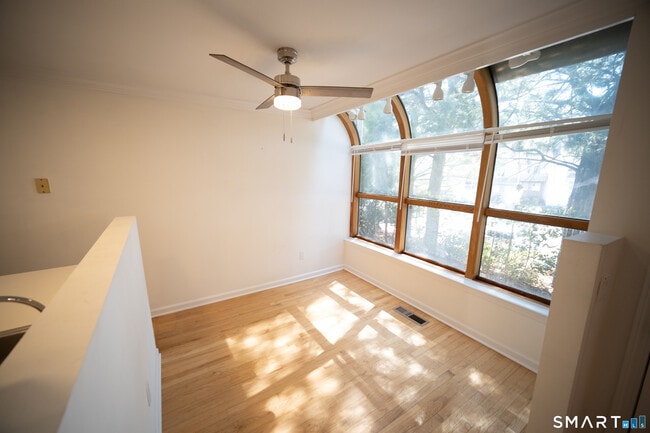 Building Photo - 3236 Madison Ave