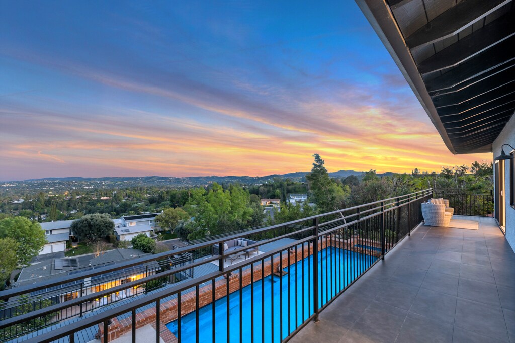 Building Photo - 5952 Woodland View Dr