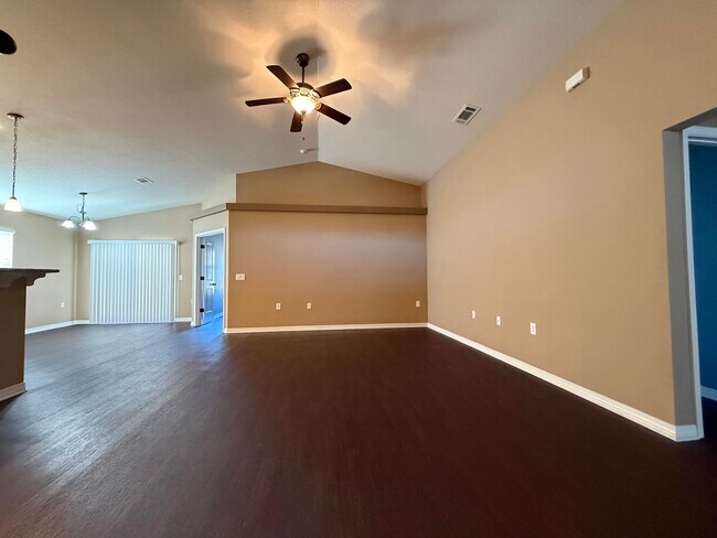 Building Photo - 233 Croft Cir