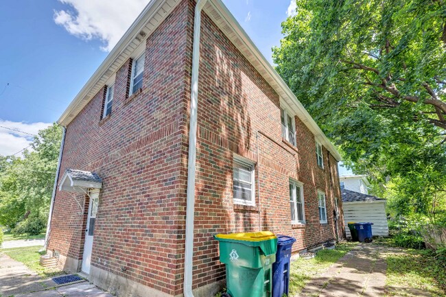 Building Photo - 710 Grignon St