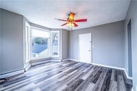 Building Photo - 216 Maplewood Ave