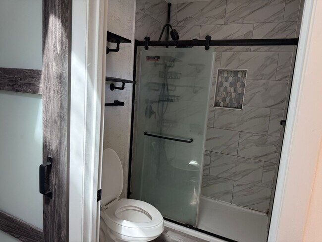 Building Photo - Beautiful 2 bedroom 2 bath unfurnished Townhome - Olde Point Golf Course - Hampstead