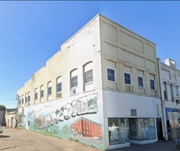 Building Photo - 1-Bedroom / 1-Bathroom Upper Apartment