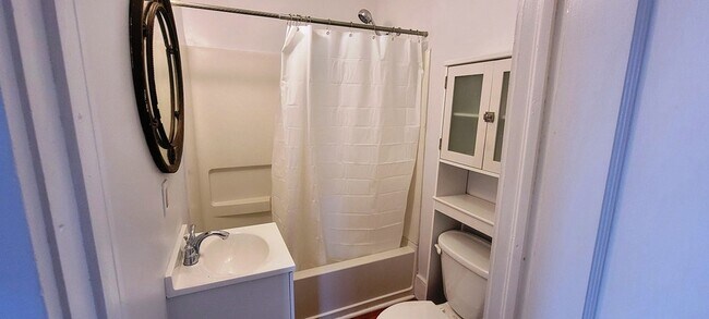 Building Photo - 3575 State Route 55, Unit APT B RT Side St...