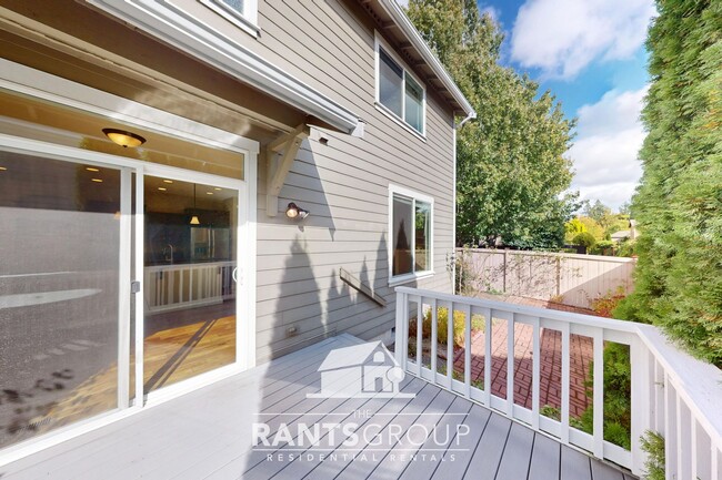Building Photo - Stunning 4-Bedroom, 2.5 Bathroom Home on a...