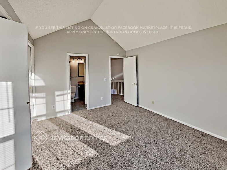 Building Photo - 2977 S Bahama St