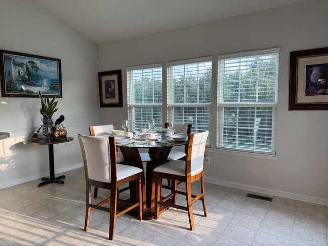 Building Photo - 14217 Belle Ave