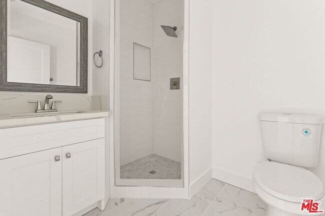 Building Photo - 2936 West Blvd