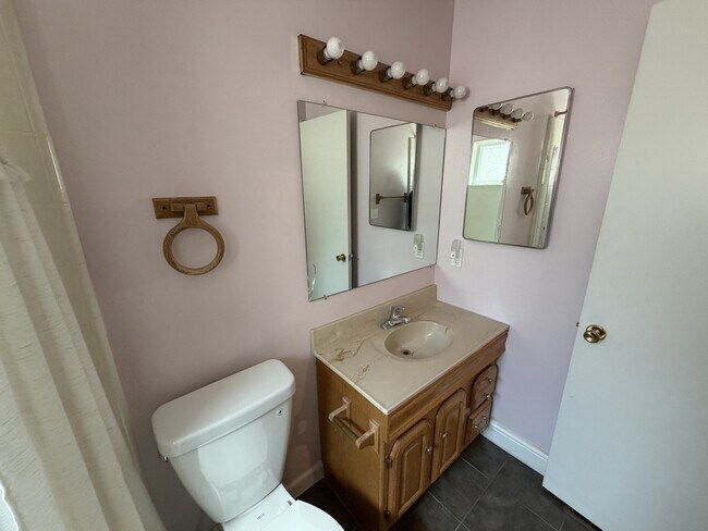 Building Photo - 3204 Apple St