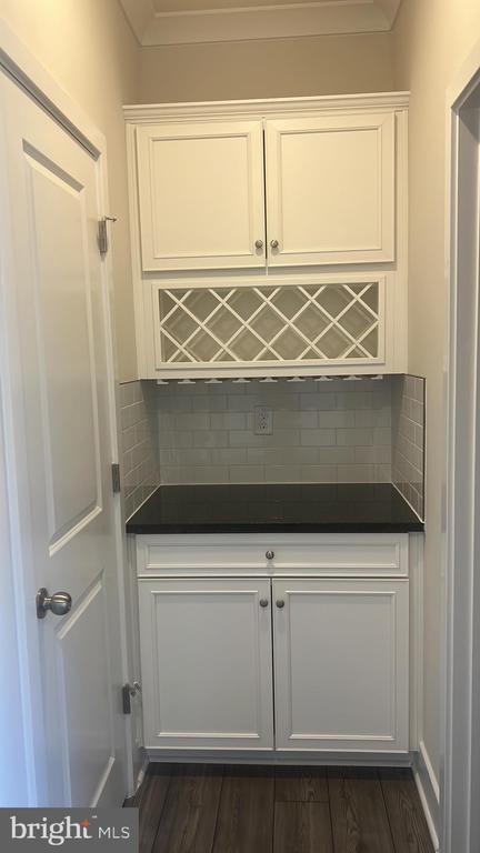 Building Photo - 1705 Water Xing Rd